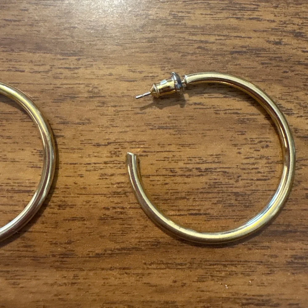Classic Gold Tone Medium Round Hoop Earrings 1‎ Inch Polished Minimalist Post